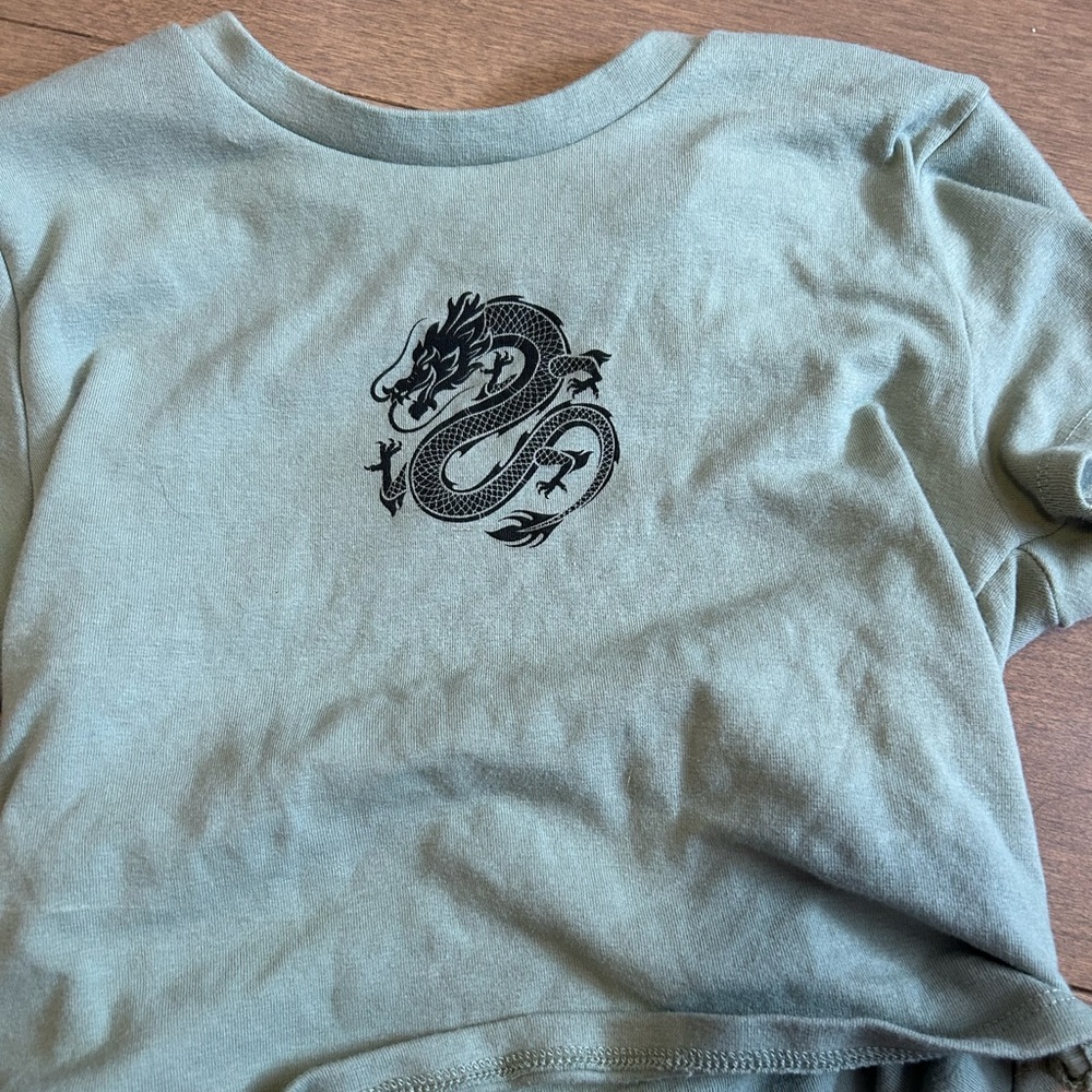 Garage cropped green tee size small